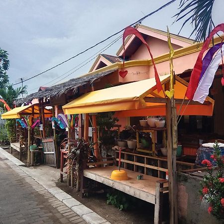 Novita Homestay Bunaken Kültér fotó