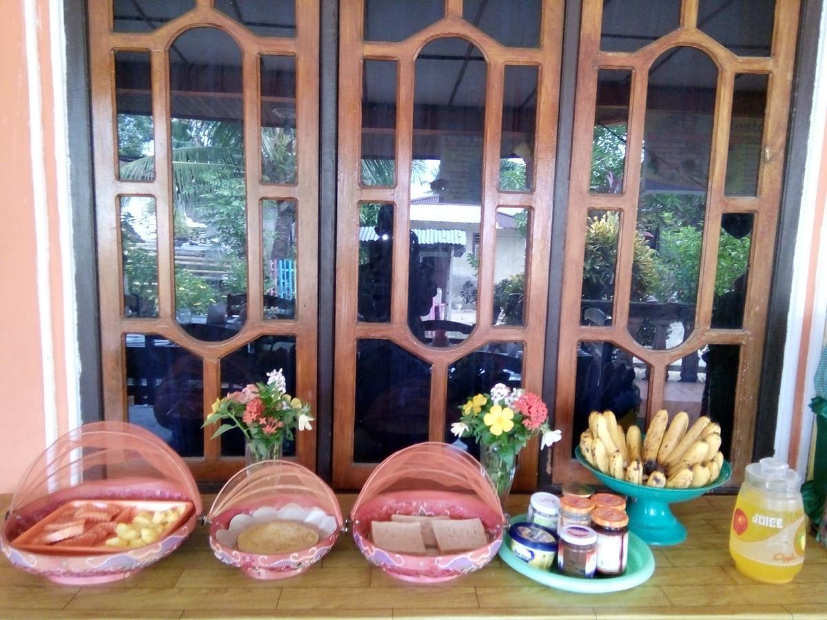 Novita Homestay Bunaken Kültér fotó
